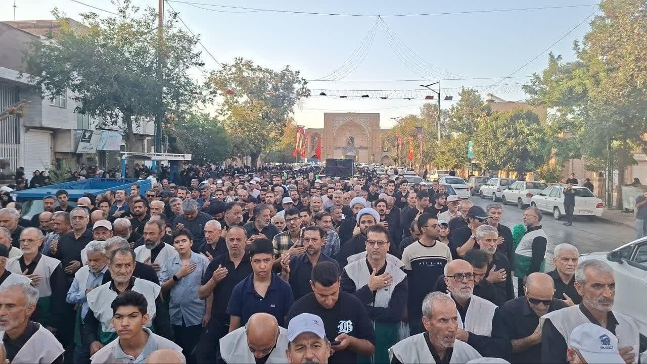 دل‌های قزوینی در مسیر عشق رضوی؛ دسته عزاداری امام رضا(ع) در قزوین