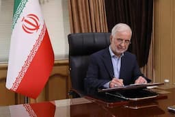 مومنی: وفاق را در وزارت کشور نه در شعار بلکه در عمل دنبال کردیم