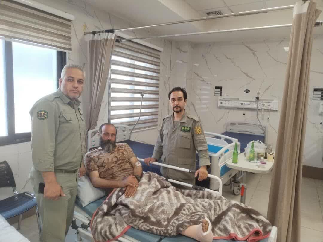 محیط‌بان مهدیشهری‌ حین انجام مأموریت مصدوم شد
