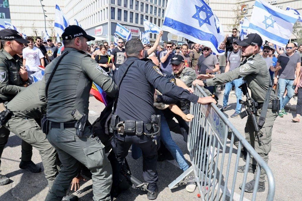 خانواده‌های اسرای صهیونیست خطاب به «ترامپ»: به وعده‌ات عمل کن