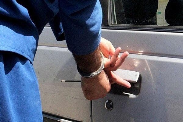 پلیس سر بزنگاه مچ سارقان خودرو را گرفت
