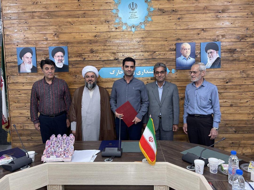 کارکنان جزیره خارگ ستون پایداری خدمات در «قلب انرژی» کشور هستند