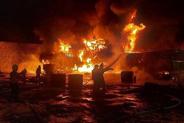 مردم سوریه بسته‌های نظامیان صهیونیست را به آتش کشیدند