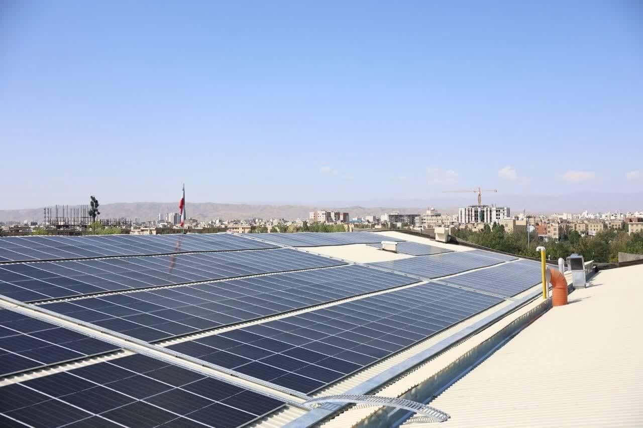 افتتاح فاز نخست نیروگاه خورشیدی شمس‌الشموس در شهرک تحقیقاتی اصفهان