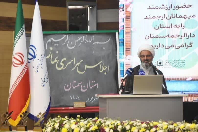 نماز یک هدایت فطری؛ حلاوت عبادت به دانش آموزان چشانده شود