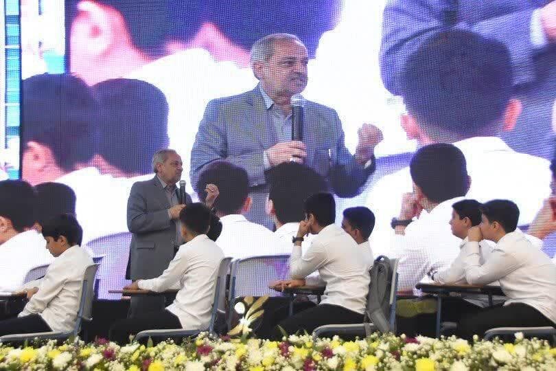 یک مدرسه در آرادان افتتاح شد