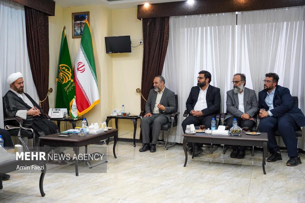 دیدار مدیرعامل گروه رسانه ای مهر با تولیت حرم شاهچراغ(ع)