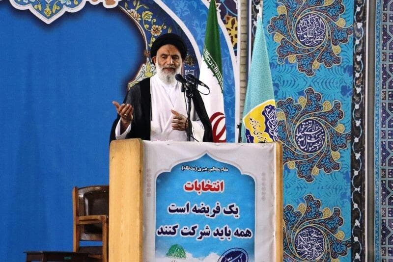برخی جریانات آگاهانه یا ناآگاهانه در زمین دشمن بازی می‌کنند
