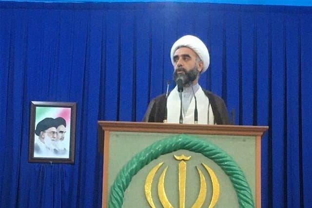 مسئولان استان بوشهر برای رفع مشکلات جامعه اقدام کنند