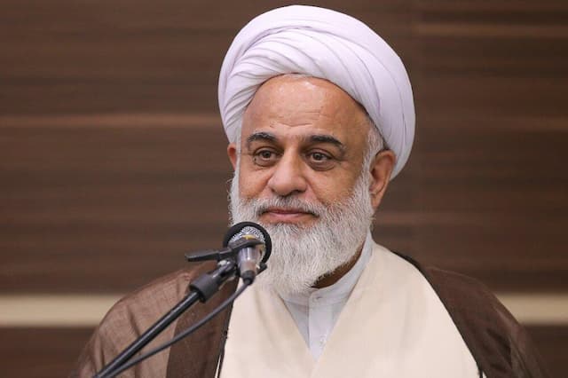 مسئولان باید مانند شهیدان رجایی و باهنر آثاری ماندگار برجا بگذارند