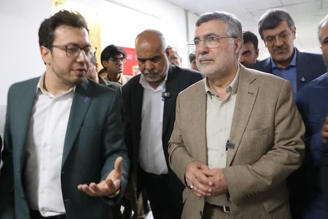 آغاز عملیات اجرایی بیمارستان ۹۶ تختخوابی بهاباد با حضور وزیر بهداشت