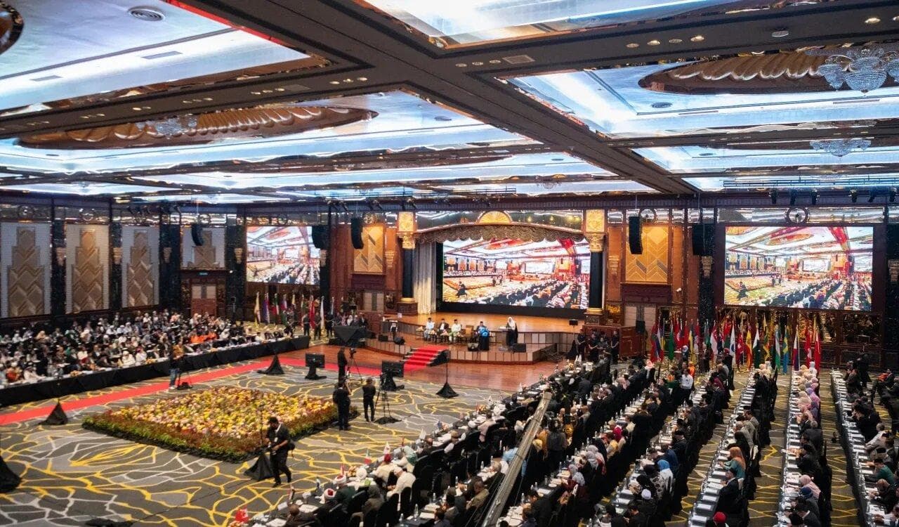 رهبران دینی می‌تواند نقش مصلح جهانی را ایفا کنند