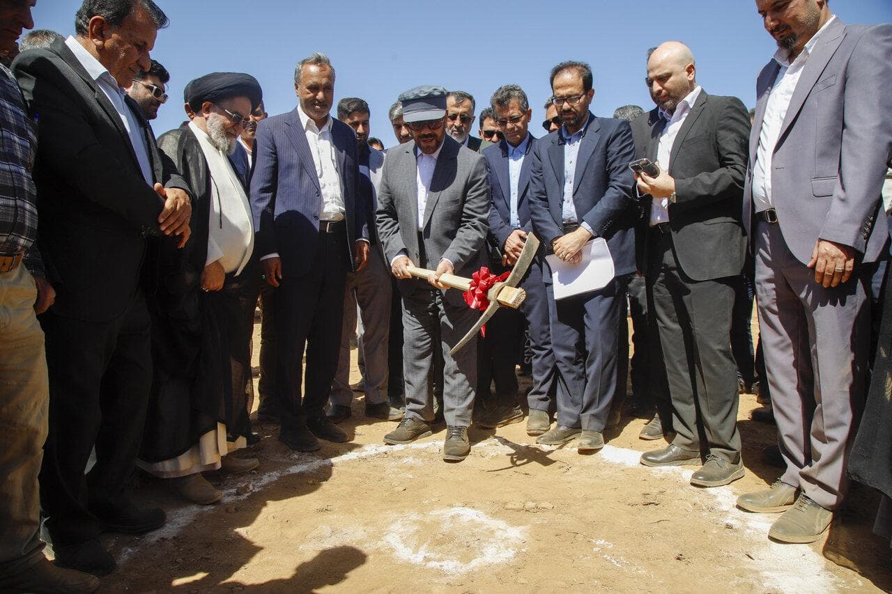 آغاز عملیات اجرایی احداث نیروگاه‌ خورشیدی ۳ مگاواتی برق در خفر فارس