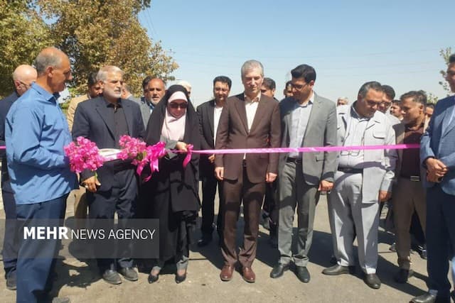 نگین سبز تهران درخشان تر شد؛افتتاح گلخانه مکانیزه و پروژه‌های پاکدشت