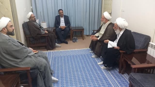 پویش به عشق پیامبر می بخشم در شهر مقدس قم برگزار شد