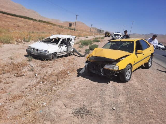 سانحه تصادف در جاده اراک – شازند پنج مصدوم بر جای گذاشت