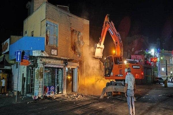 تخریب املاک معارض در منطقه ۱۸ برای کاهش ترافیک و بازگشایی معابر