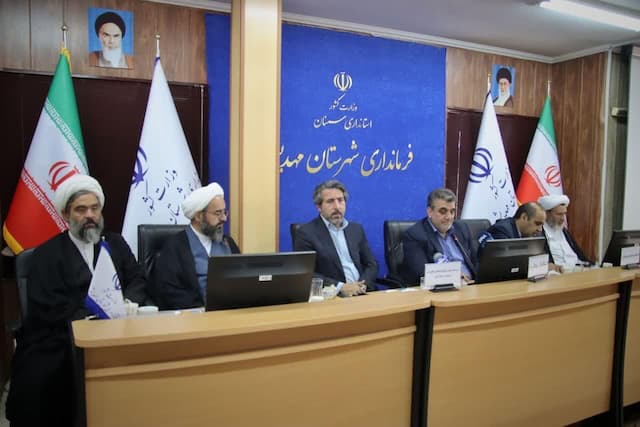 پیگیری مصوبه قطب دامپروری و اولویت‌دهی به طرح‌های فرهنگی در مهدیشهر