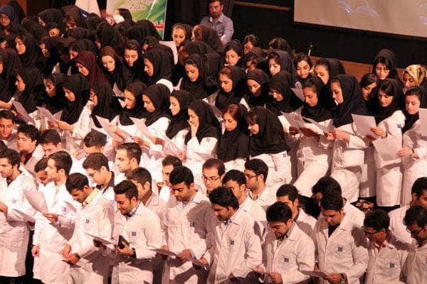 جدال موافقان و مخالفان بر سر افزایش ظرفیت پزشکی؛ ازدحام در کلاس و مطب!