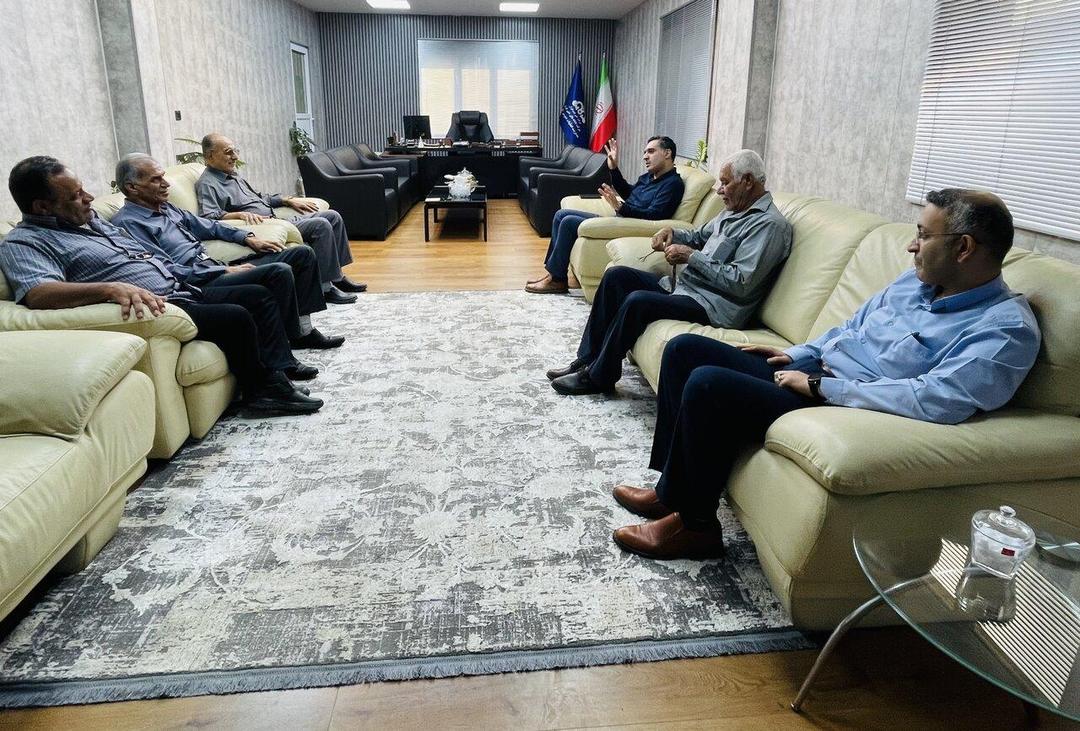 همگرایی و تعامل راه رفع مشکلات جزیره خارگ است
