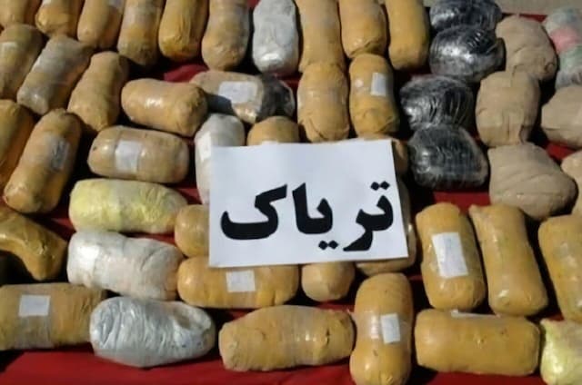 ۳کیلوگرم مواد مخدر سنتی از یک قاچاقچی در اسفراین کشف شد