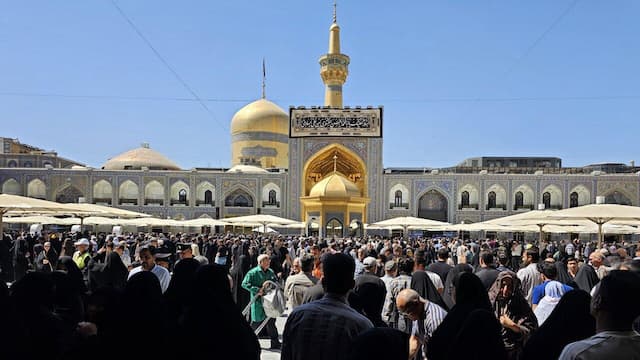 حرم رضوی در روز شهادت امام حسن عسکری(ع)
