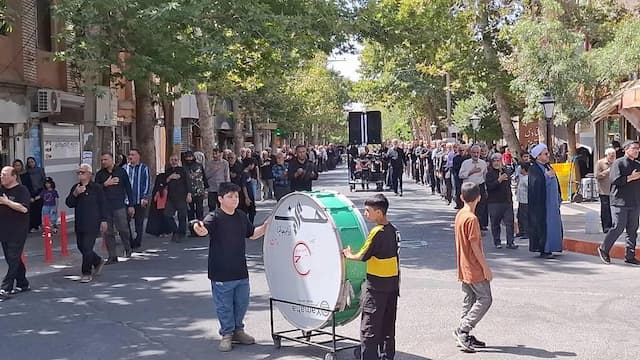 حرکت دسته عزاداری در سالروز شهادت امام حسن عسکری(ع) در شهرستان محلات