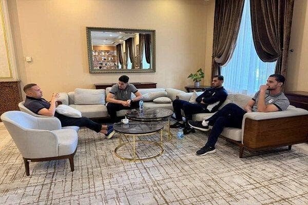 جلسه مربی تیم ملی فوتبال ایران روی اشتباه پیام نیازمند