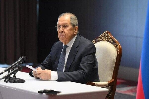 لاوروف: غرب با سوءاستفاده از دلار به سرکوب رقبایش می‌پردازد