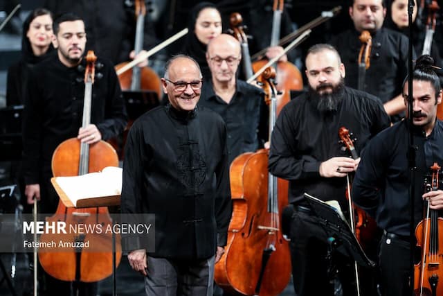 ارکستر سمفونیک تهران به «اکتبر ۱۹۰۴» سفر می‌کند!