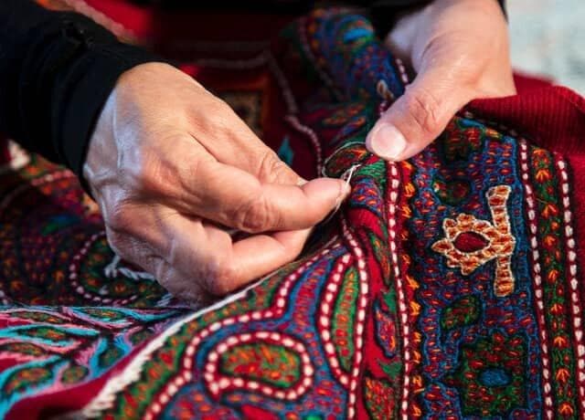 شاغلین و هنرمندان صنایع‌دستی کرمان آموزش تخصصی می بینند