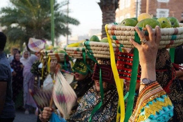 آغاز به کار جشنواره شکرگزاری انبه و یاسمین گل در میناب