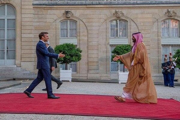 گفت‌وگوی تلفنی بن‌سلمان و ماکرون درباره تحولات منطقه