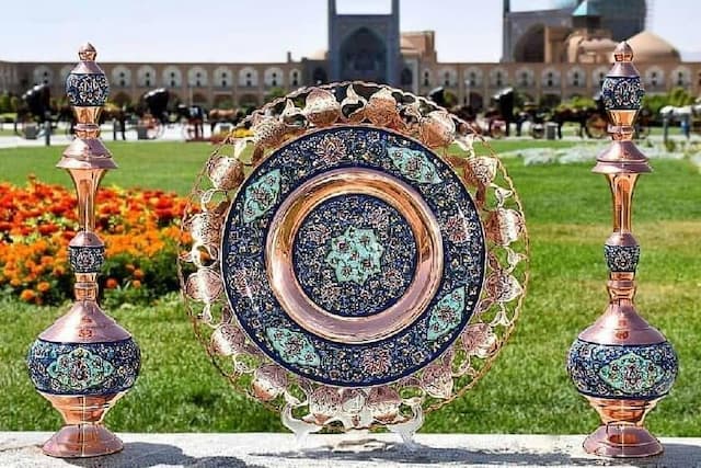 آیا صنایع دستی اصفهان در مسیر جهانی شدن عقب مانده است؟