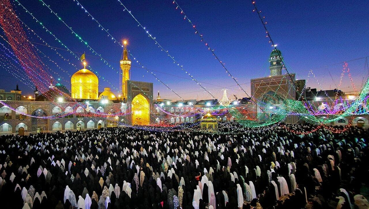 چراغانی حرم امام رضا(ع) به‌مناسبت فرارسیدن ایام میلاد پیامبر(ص) + فیلم