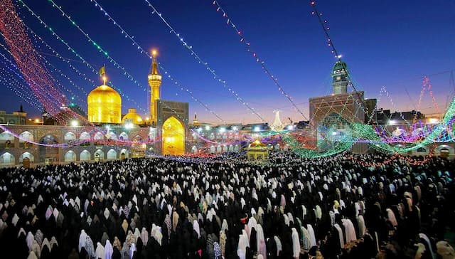 چراغانی حرم امام رضا(ع) به‌مناسبت فرارسیدن ایام میلاد پیامبر(ص) + فیلم