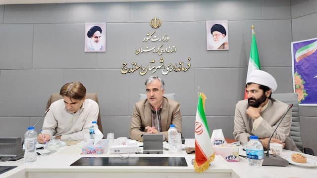پویش مهر باید فراتر از کمک مالی و در مسیر عدالت آموزشی حرکت کند