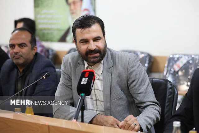 تقریظ رهبر انقلاب بر «پاسیاد پسر خاک» نماد تکریم ادبیات مقاومت است