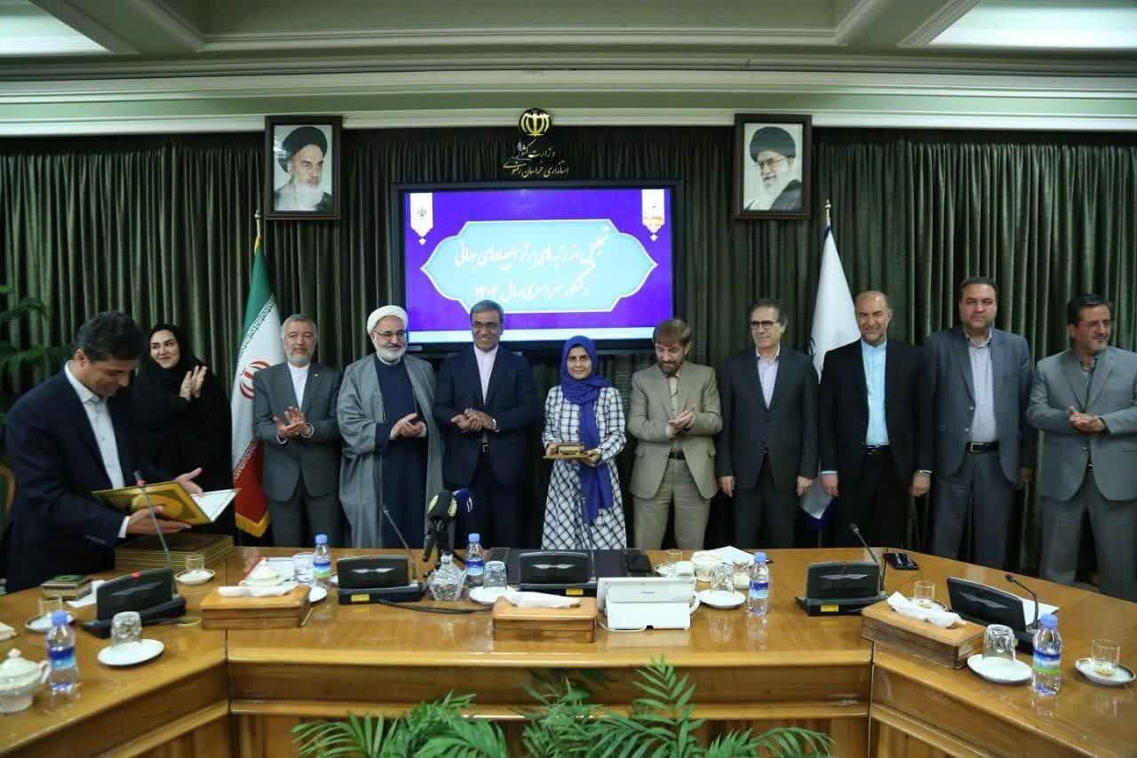 تجلیل استاندار خراسان رضوی از رتبه‌های برتر کنکور و المپیادهای علمی