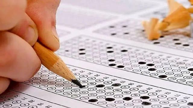 کسب رتبه تک رقمی کنکور، پنج دانش‌آموز تحت حمایت کمیته امداد
