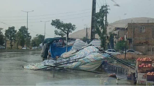 بارش شدید باران در شهر نورآباد فارس خسارت به بار آورد