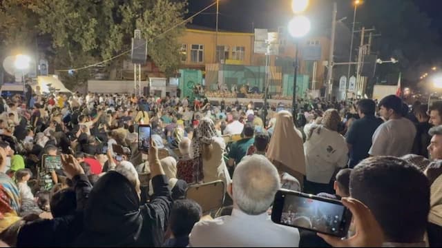 اجرای ترانه «دایه» توسط خواننده کردستانی در جشن امت احمد(ص)