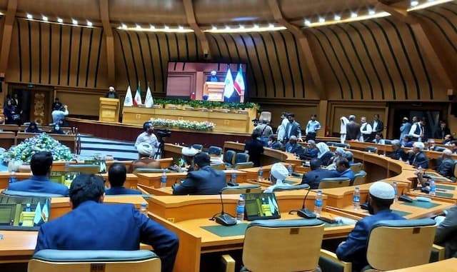آغاز همایش محوری و بین المللی هفته وحدت در زاهدان