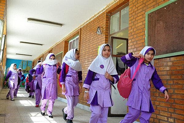 پوشاک مدارس با افت کیفیت و قیمت نامتعارف