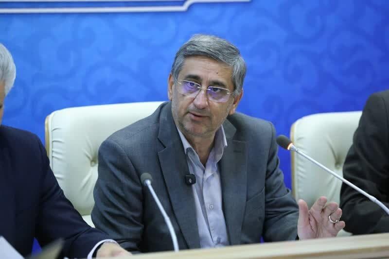 باید پای کالاها و صنایع لرستان را به بازارهای خارجی باز کنیم