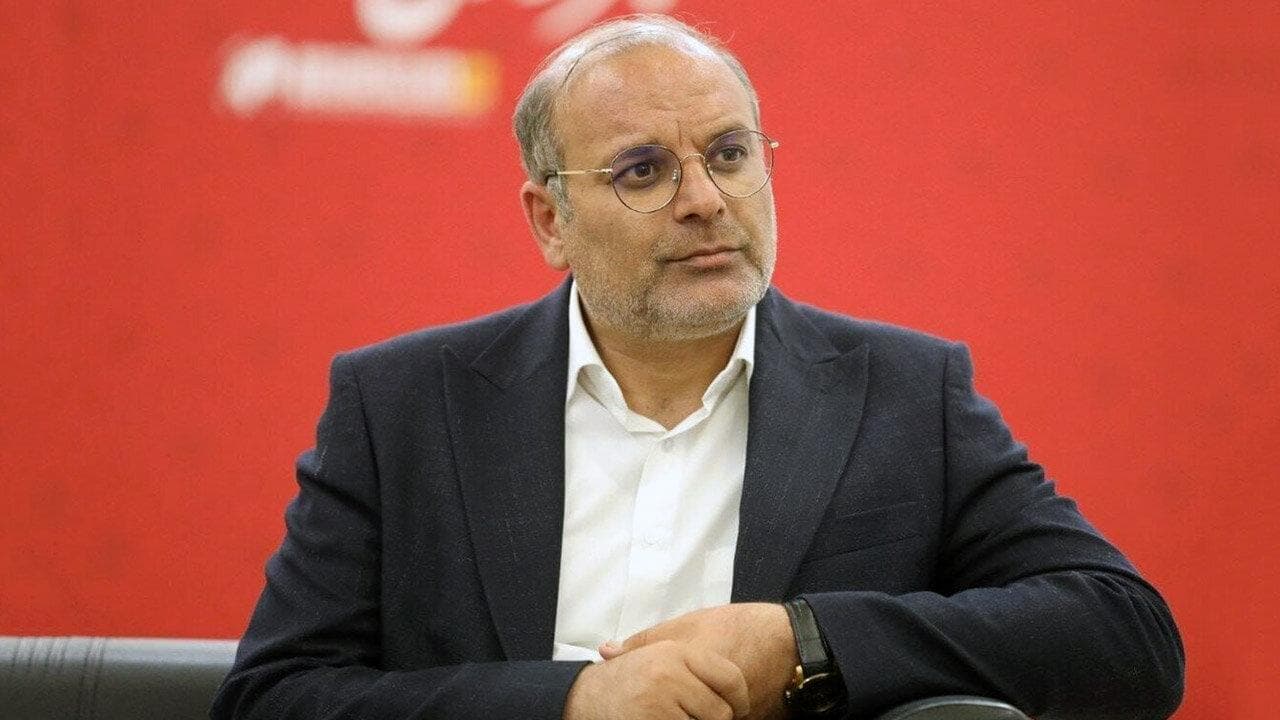 هر فردی در مقابل اتحاد مقدس بایستد، آب به آسیاب دشمن می‌ریزد