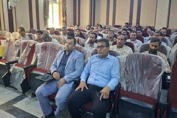 برگزاری کارگاه توانمندسازی مدیران مدارس ابتدایی رودان در قالب طرح نماد