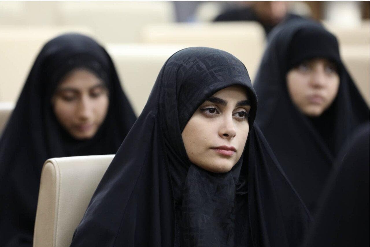 بگذار تا شهر از غمم آگاه باشد؛ حالی برای ذره‌ای کتمان ندارم