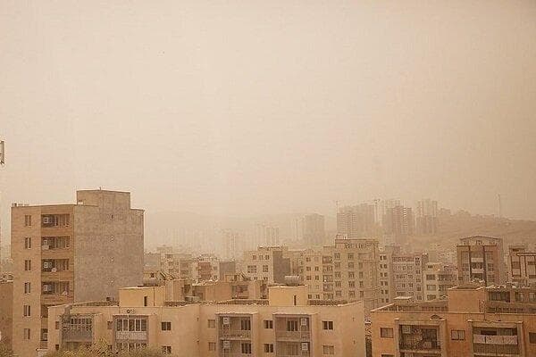خیزش گرد و خاک تا پایان هفته آسمان کرمان را فرا می گیرد