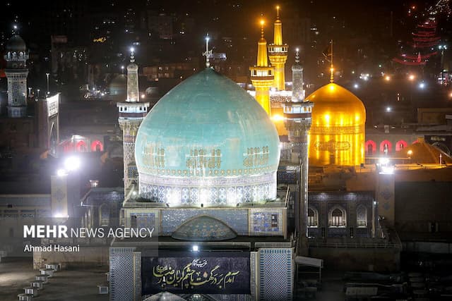 تصاویر هوایی از ویژه برنامه شب میلاد رسول خاتم(ص) در حرم رضوی